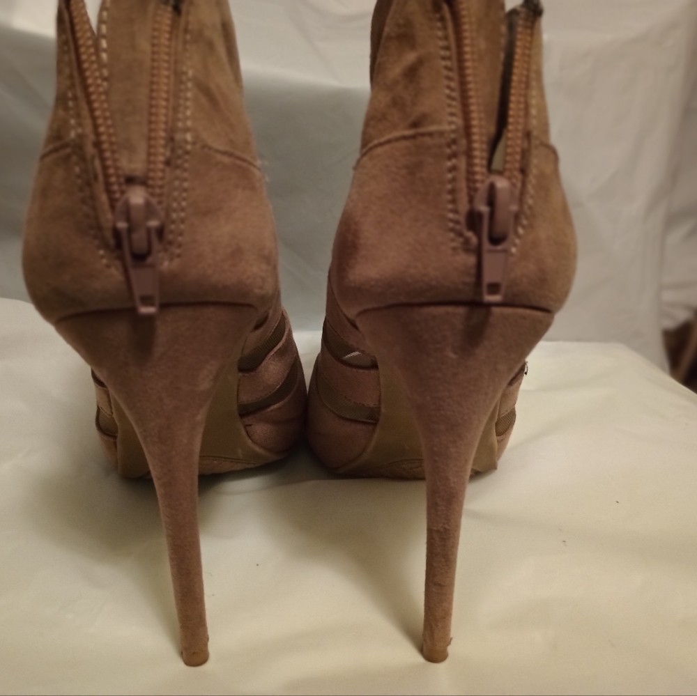 Nine West Beige Suede Mesh Material Peep Toe Ankle Bootie Size 10 - Picture 3 of 6